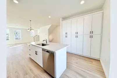 1650 N Main St, Layton, UT 84041 - Photo 5