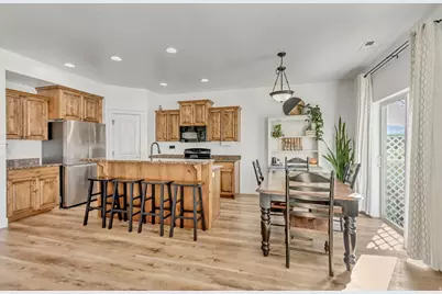 1237 N Silvercrest Dr, Saratoga Springs, UT 84045 - Photo 5