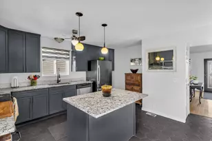 7462 S 2300 E, Cottonwood Heights, UT 84121 - Photo 7