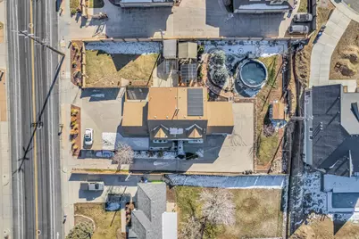 7462 S 2300 E, Cottonwood Heights, UT 84121 - Photo 37