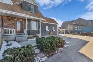 7462 S 2300 E, Cottonwood Heights, UT 84121 - Photo 3