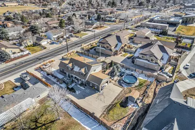 7462 S 2300 E, Cottonwood Heights, UT 84121 - Photo 31