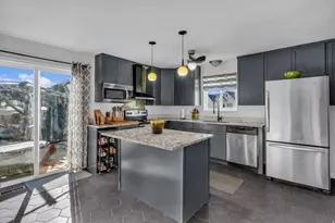 7462 S 2300 E, Cottonwood Heights, UT 84121 - Photo 7