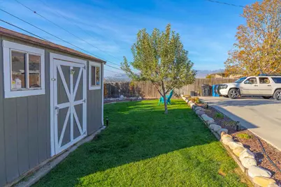 7462 S 2300 E, Cottonwood Heights, UT 84121 - Photo 39