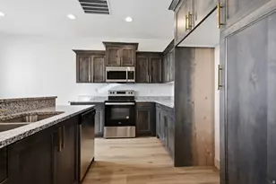 864 E 250 N, Hyrum, UT 84319 - Photo 5