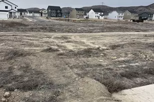 2343 E Sunflower Dr, Eagle Mountain, UT 84005 - Photo 5