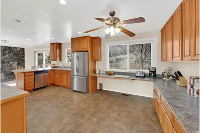 1111 E 300 N, Springville, UT 84663 - Photo 7