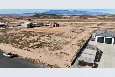 1310 W 4370 S, Hurricane, UT 84737 - Photo 3