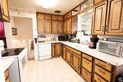 960 N 100 W, Tremonton, UT 84337 - Photo 7