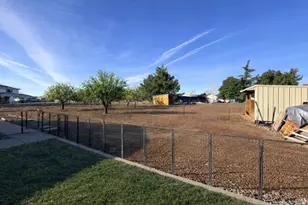 1442 W Diamond Valley Dr, Saint George, UT 84770 - Photo 23