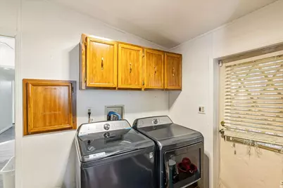 1181 E Del Rio St, Holladay, UT 84117 - Photo 13