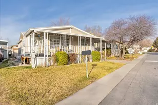 1181 E Del Rio St, Holladay, UT 84117 - Photo 3