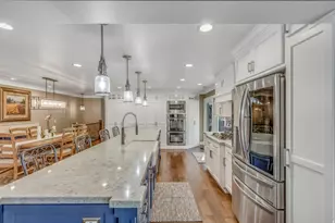 1900 E 5685 S, Holladay, UT 84121 - Photo 9