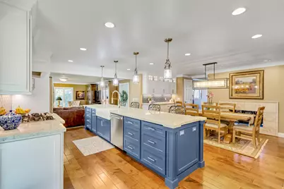 1900 E 5685 S, Holladay, UT 84121 - Photo 11