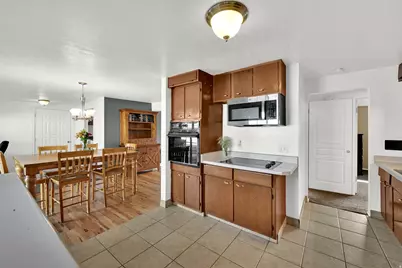 295 E 500 N, Kaysville, UT 84037 - Photo 11