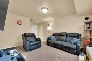 1829 W 5050 S, Roy, UT 84067 - Photo 13