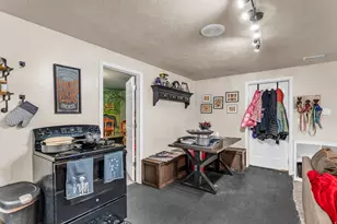 9390 N Canyon Wash Dr, Eagle Mountain, UT 84005 - Photo 31