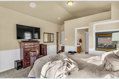 9390 N Canyon Wash Dr, Eagle Mountain, UT 84005 - Photo 15