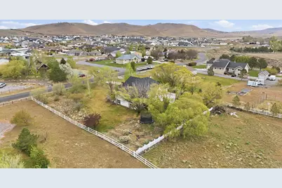 9390 N Canyon Wash Dr, Eagle Mountain, UT 84005 - Photo 43
