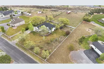 9390 N Canyon Wash Dr, Eagle Mountain, UT 84005 - Photo 43