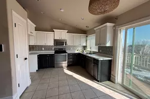 273 W Autumn Dr, Saratoga Springs, UT 84045 - Photo 3