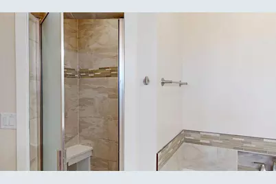 1095 E Canyon Dr, Big Water, UT 84741 - Photo 25