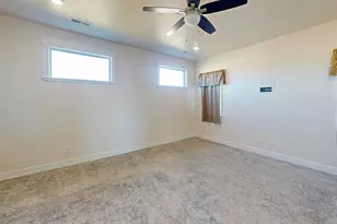 1095 E Canyon Dr, Big Water, UT 84741 - Photo 21