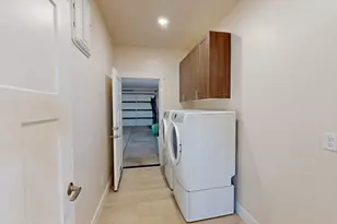 1095 E Canyon Dr, Big Water, UT 84741 - Photo 29