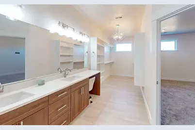 1095 E Canyon Dr, Big Water, UT 84741 - Photo 27