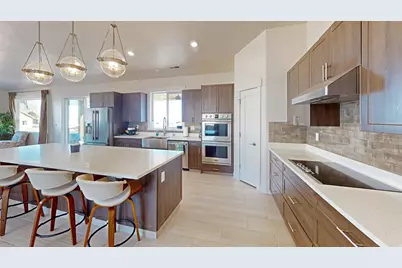 1095 E Canyon Dr, Big Water, UT 84741 - Photo 3