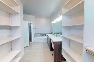 1095 E Canyon Dr, Big Water, UT 84741 - Photo 23