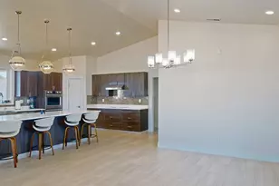 1095 E Canyon Dr, Big Water, UT 84741 - Photo 5