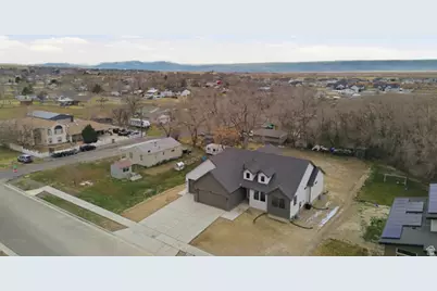 8035 N Park Ln E #2, Lake Point, UT 84074 - Photo 45