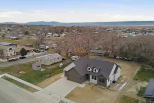 8035 N Park Ln E, Lake Point, UT 84074 - Photo 45