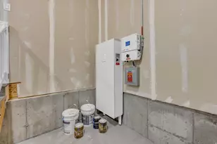 583 S Alberta Spruce Dr, Layton, UT 84041 - Photo 35