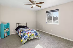 2025 E South Weber Dr, South Weber, UT 84405 - Photo 17