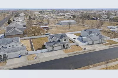 2735 S Shoreline Dr, Syracuse, UT 84075 - Photo 27