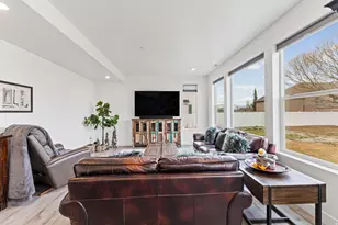 2735 S Shoreline Dr, Syracuse, UT 84075 - Photo 13