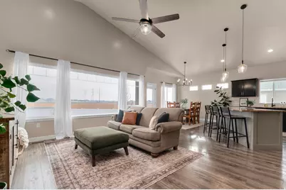 621 S Sugar Pine Dr, Layton, UT 84041 - Photo 9