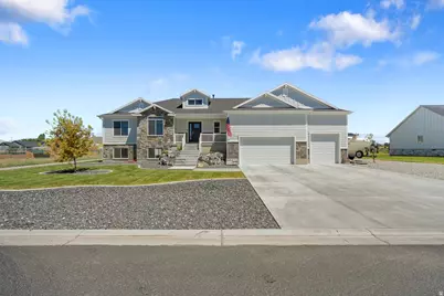 6710 W 10125 N, Tremonton, UT 84337 - Photo 15