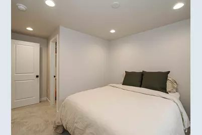 2061 N Chianti St W, Saratoga Springs, UT 84045 - Photo 31