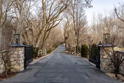 986 E Wheeler Farm Cv, Salt Lake City, UT 84121 - Photo 15