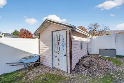 214 S Larkin Ln W, Kaysville, UT 84037 - Photo 21