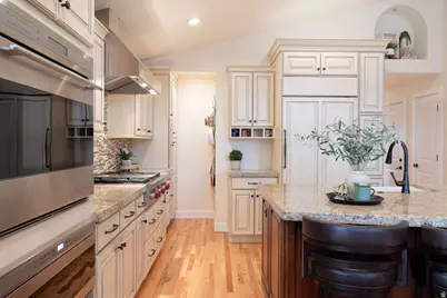 1154 E Parkstone Dr #125, Draper, UT 84020 - Photo 7