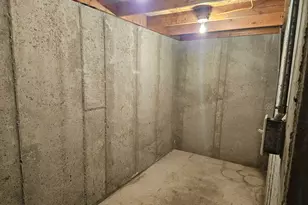 377 N 250 E, Millville, UT 84326 - Photo 9