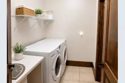 1054 E 200 S, Salt Lake City, UT 84102 - Photo 45