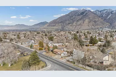 6607 S 2300 E, Cottonwood Heights, UT 84121 - Photo 29