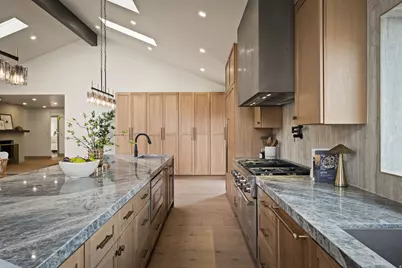 2551 E Sherwood Dr S, Salt Lake City, UT 84108 - Photo 9