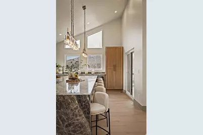 2551 E Sherwood Dr S, Salt Lake City, UT 84108 - Photo 7