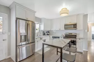 6852 S Meadow Dr, Cottonwood Heights, UT 84121 - Photo 9